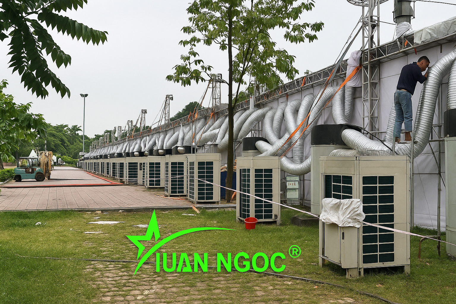 Lắp đặt hệ thống điều hòa công suất lớn cho sự kiện ngoài trời do Điện Lạnh Tuấn Ngọc thi công.